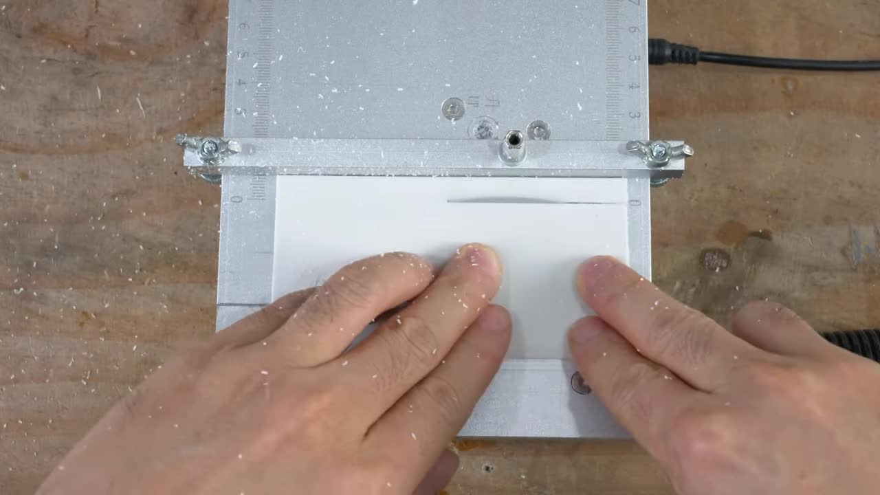 砂轮打磨边缘