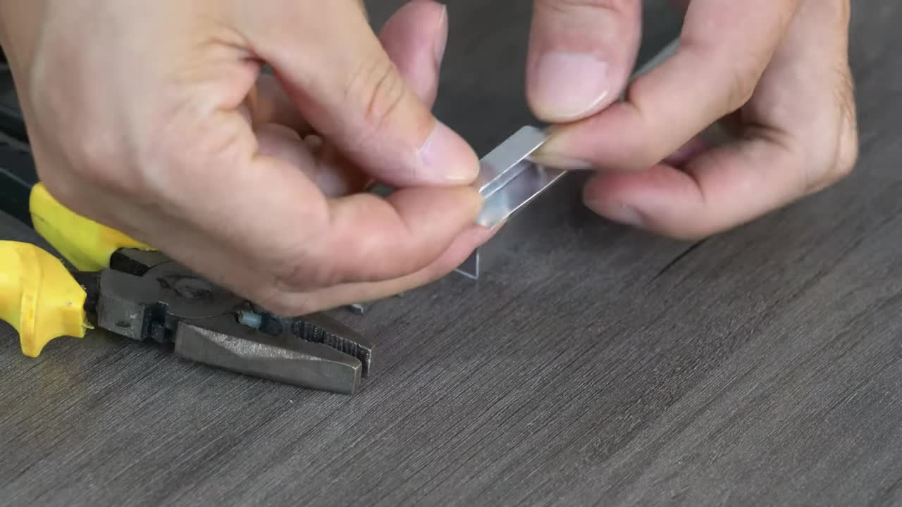 弯折铝合金安装片