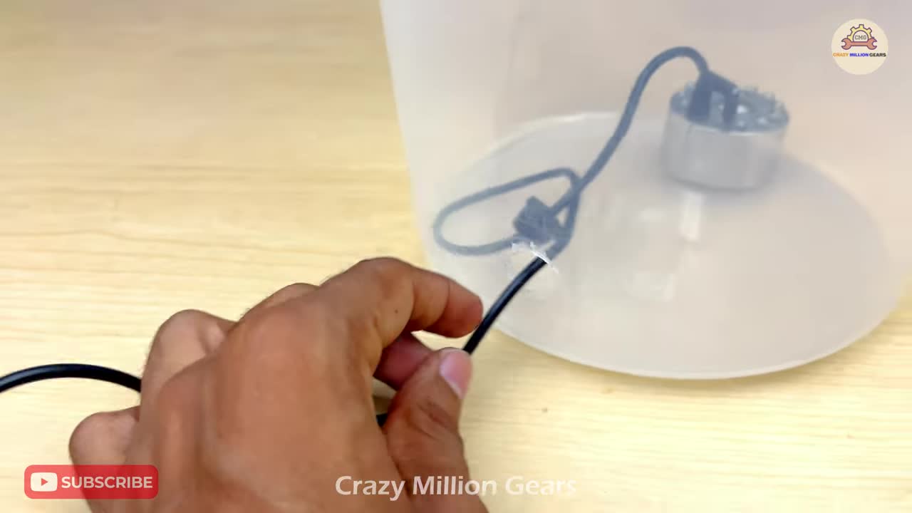 Mist maker in container